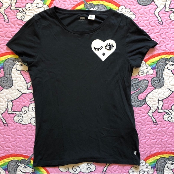 Levi's Tops - Levi’s Heart Graphic Tee Levi's Tops - Levi’s Heart Graphic Tee